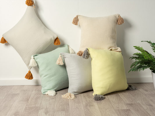 20" X 20" Green And Ivory 100% Cotton Zippered Pillow