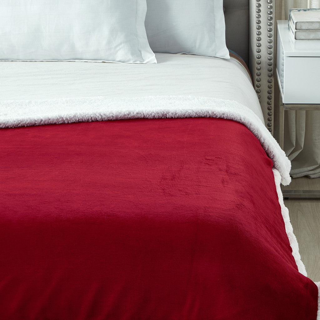 Red Knitted PolYester Solid Color Plush King Blanket