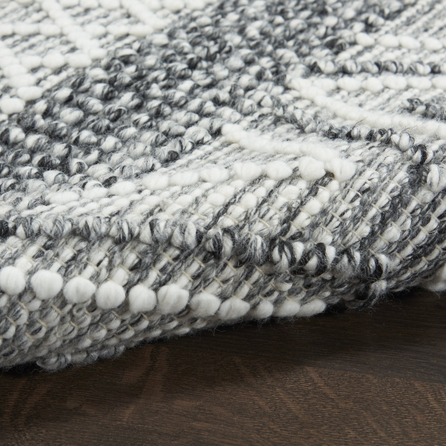 8' x 11' Gray and Ivory Geometric Hand Woven Area Rug With Fringe