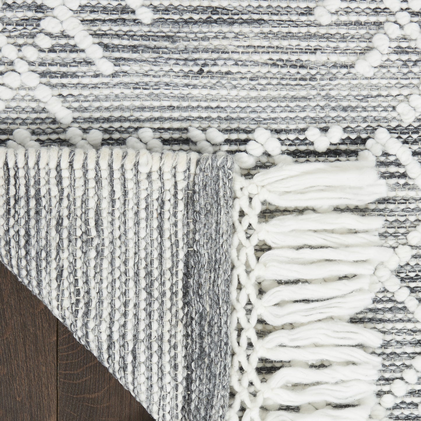 4' x 6' Gray and Ivory Geometric Hand Woven Area Rug With Fringe