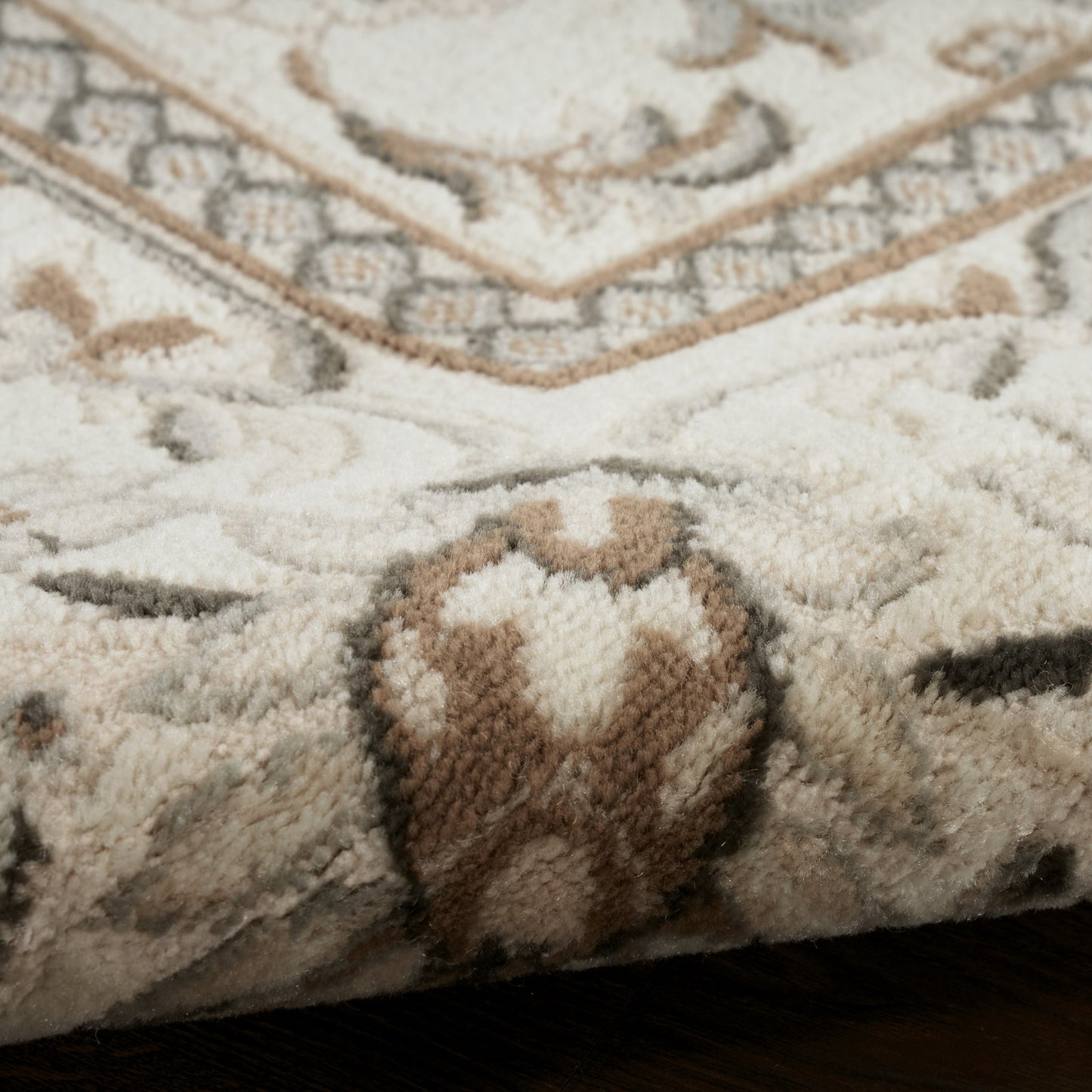 5' x 7' Cream Floral Distressed Area Rug