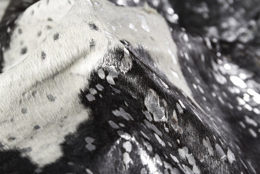 5' x 7' Black and White Cowhide Hand Knotted Area Rug