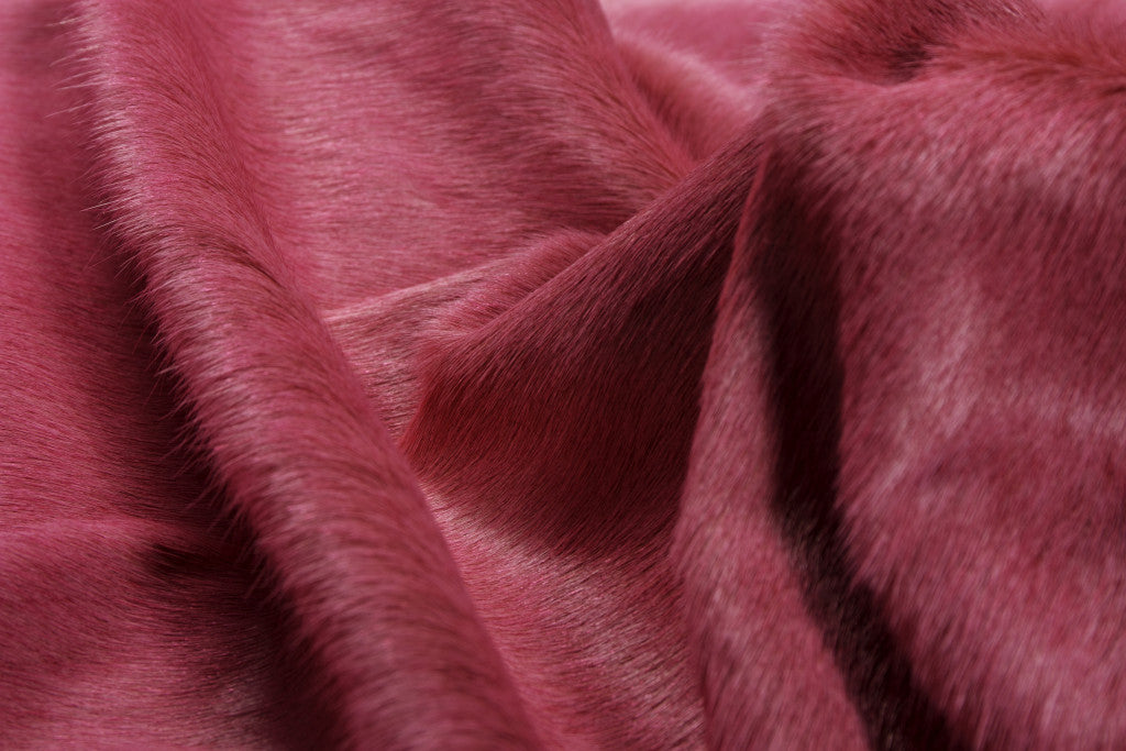 6' x 7' Fuchsia Cowhide Hand Knotted Area Rug