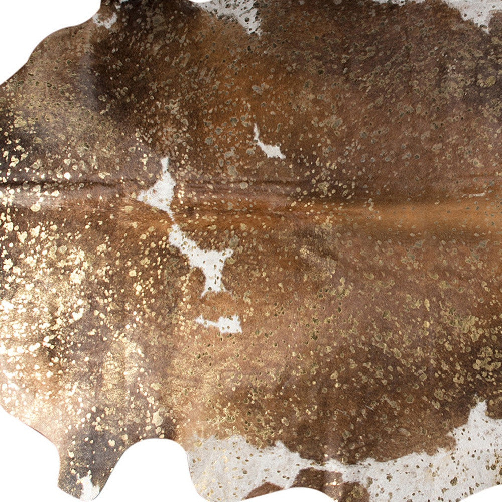 5' x 7' Brown and White Cowhide Hand Knotted Area Rug