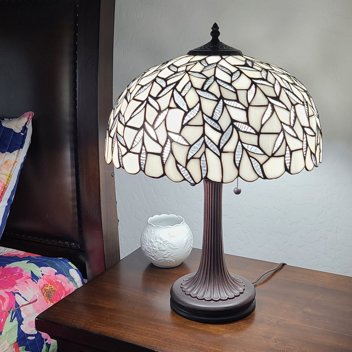 24" Stained Glass Leafy Vintage Accent Table Lamp