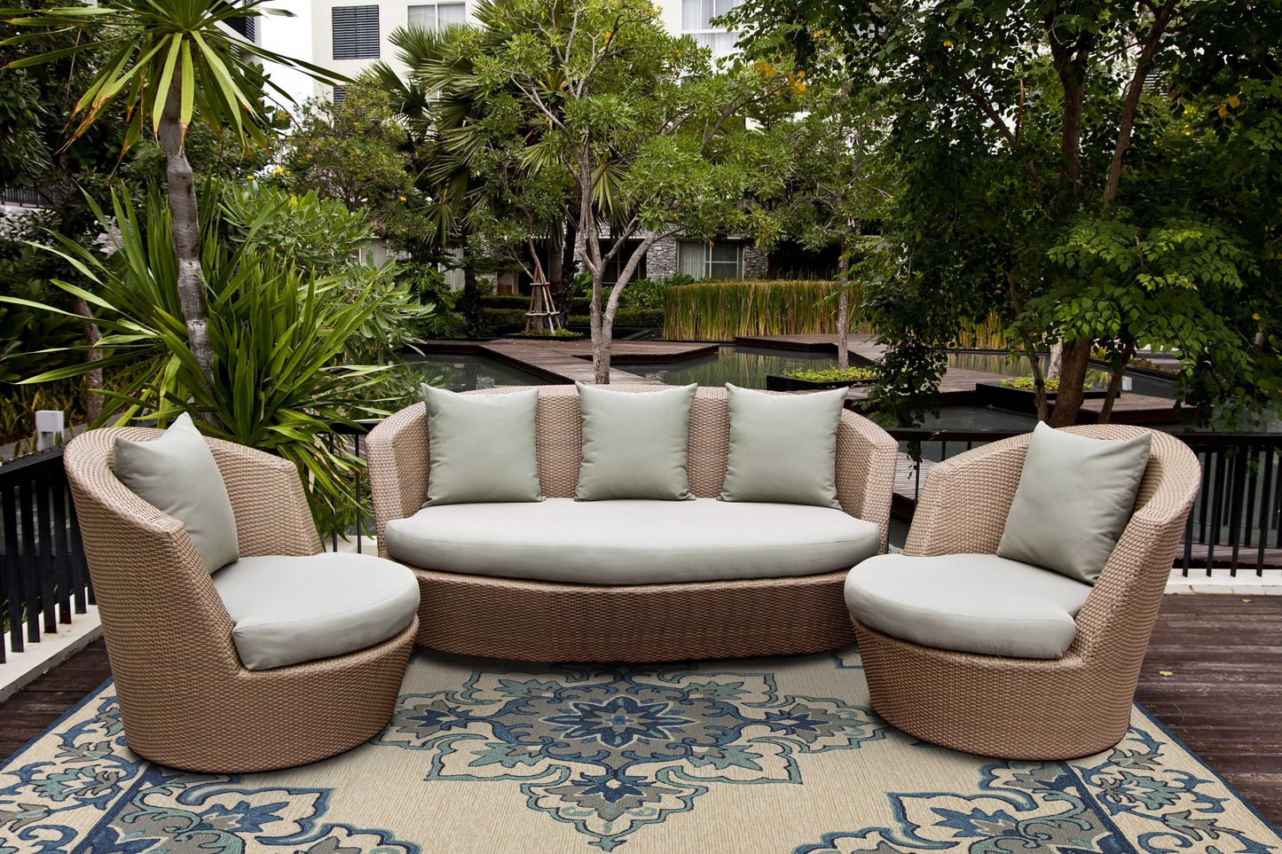 2'X3' Ivory Blue Hand Hooked Floral Medallion Indoor Outdoor Accent Rug
