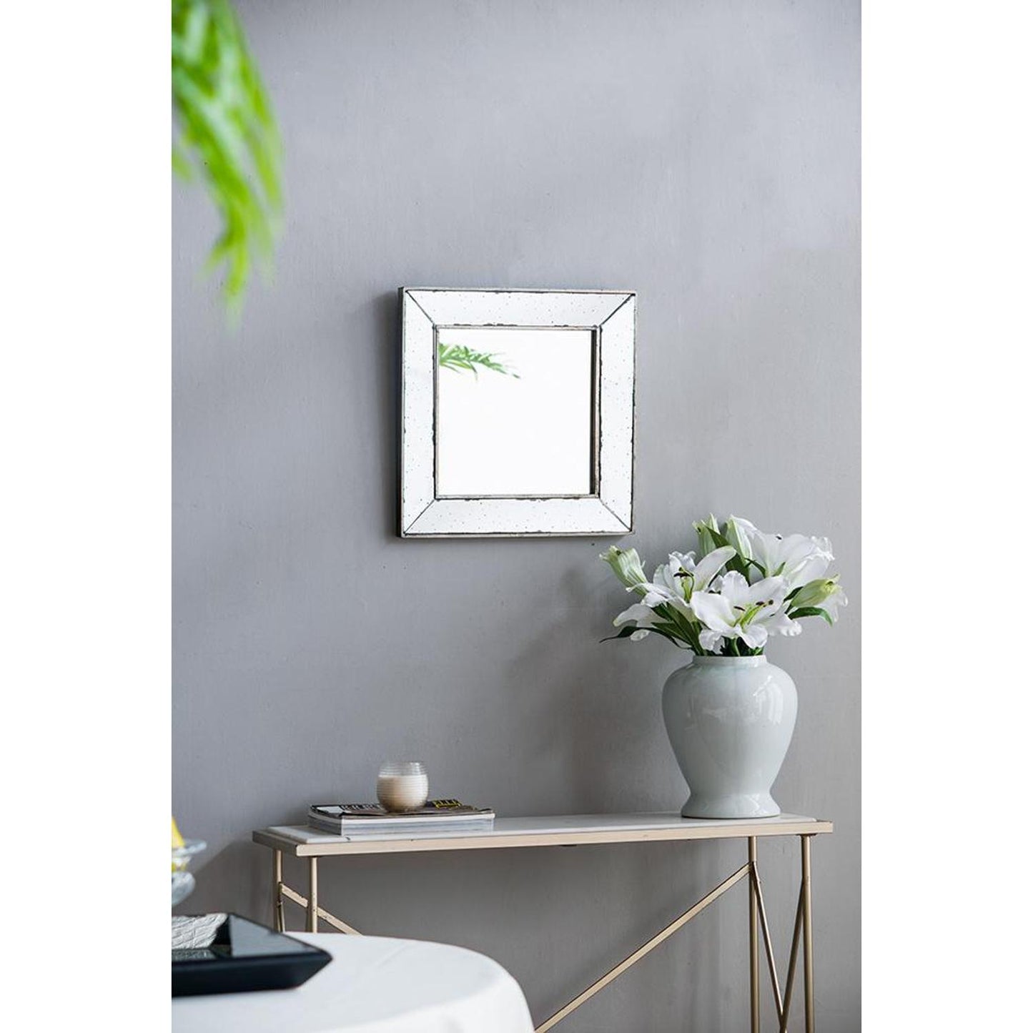 18" Wall Mounted Vintage Style Glass Frame Accent Mirror