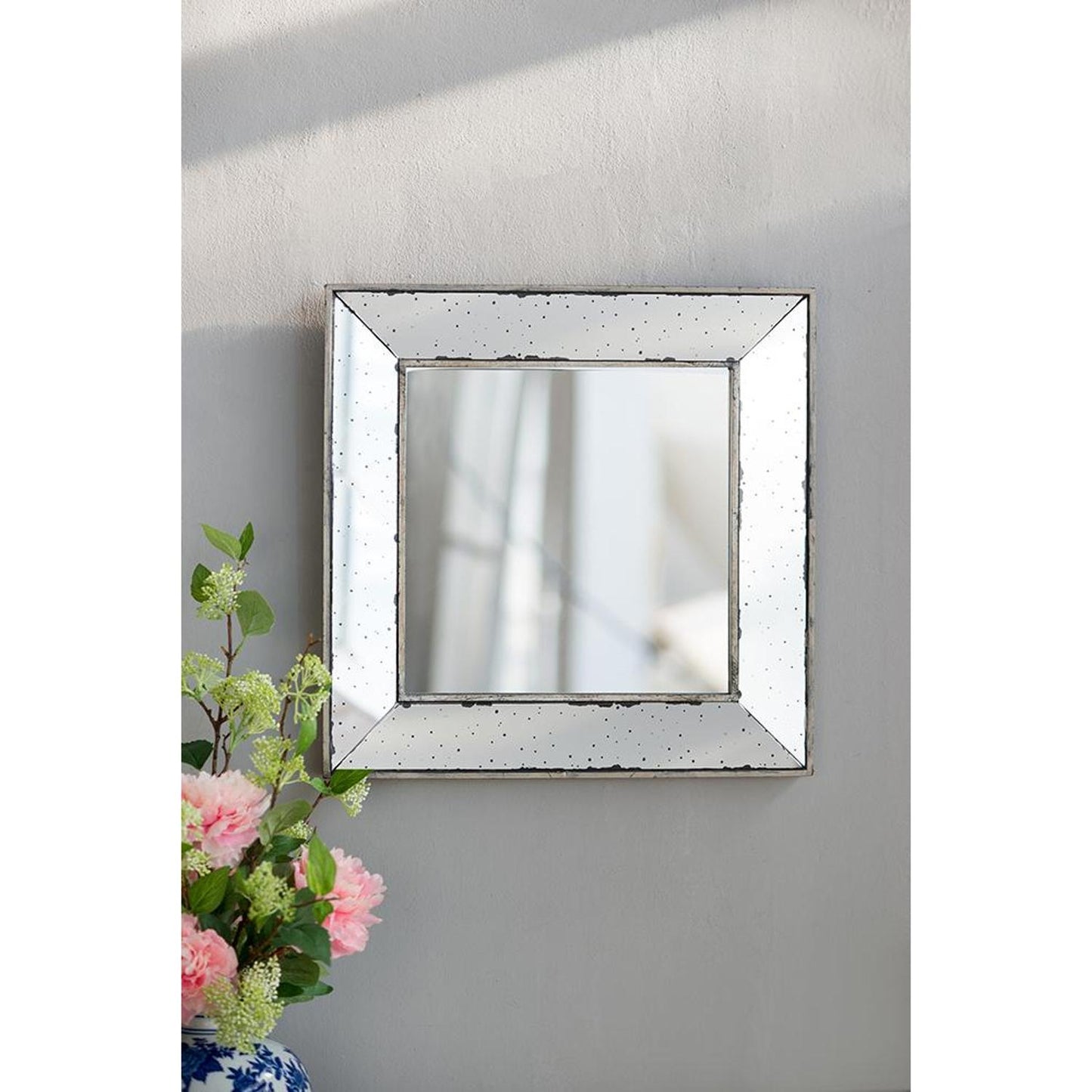18" Wall Mounted Vintage Style Glass Frame Accent Mirror