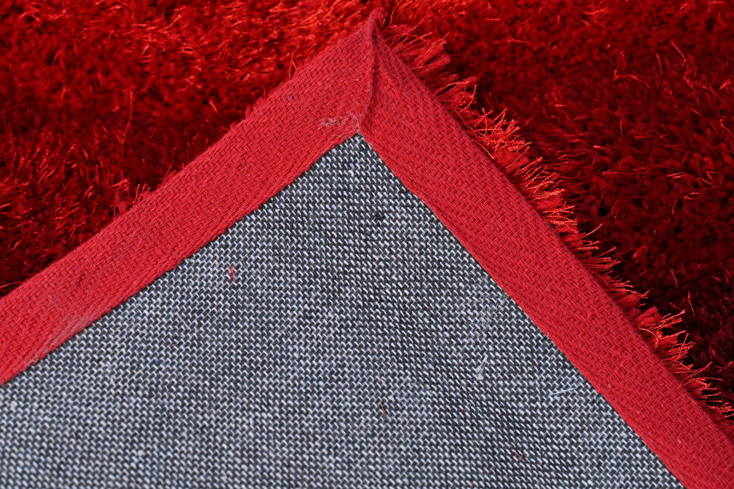 5' x 7' Red and Black Shag Hand Tufted Area Rug