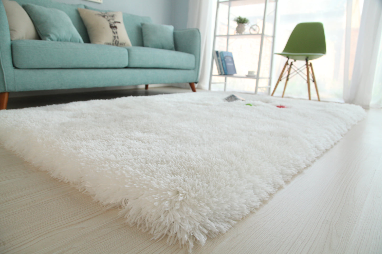 6' x 9' White Shag Hand Tufted Area Rug