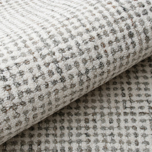 5' x 7' Gray and Ivory Wool Checkered Hand Tufted Area Rug