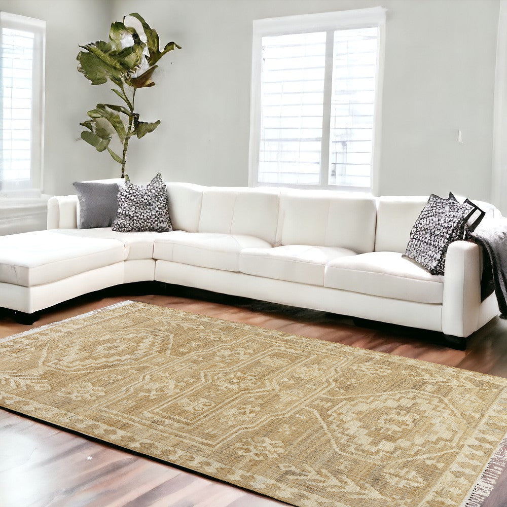 8' x 10' Natural and Ivory Medallion Hand Woven Area Rug