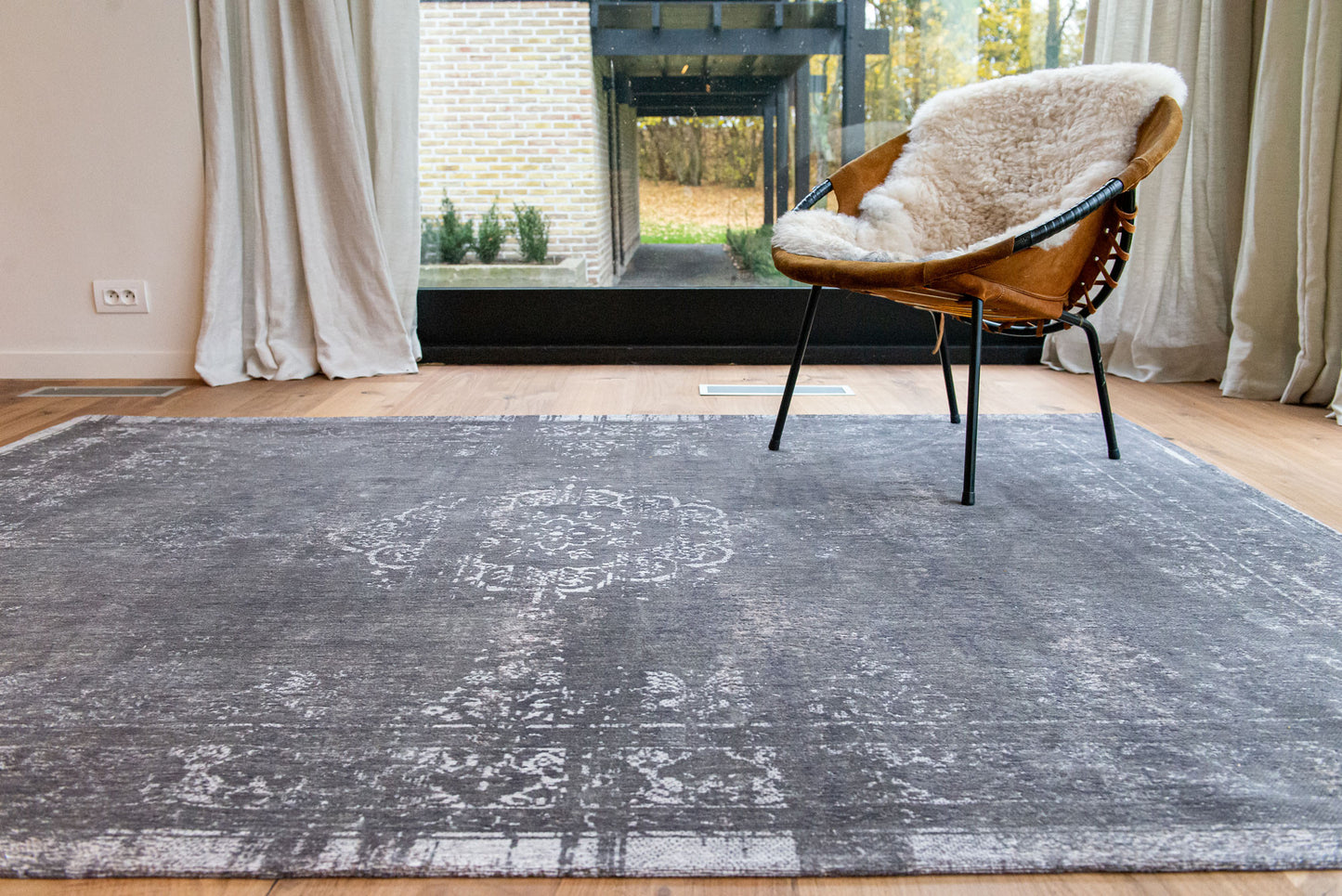 5' x 7' Gray Medallion Non Skid Area Rug