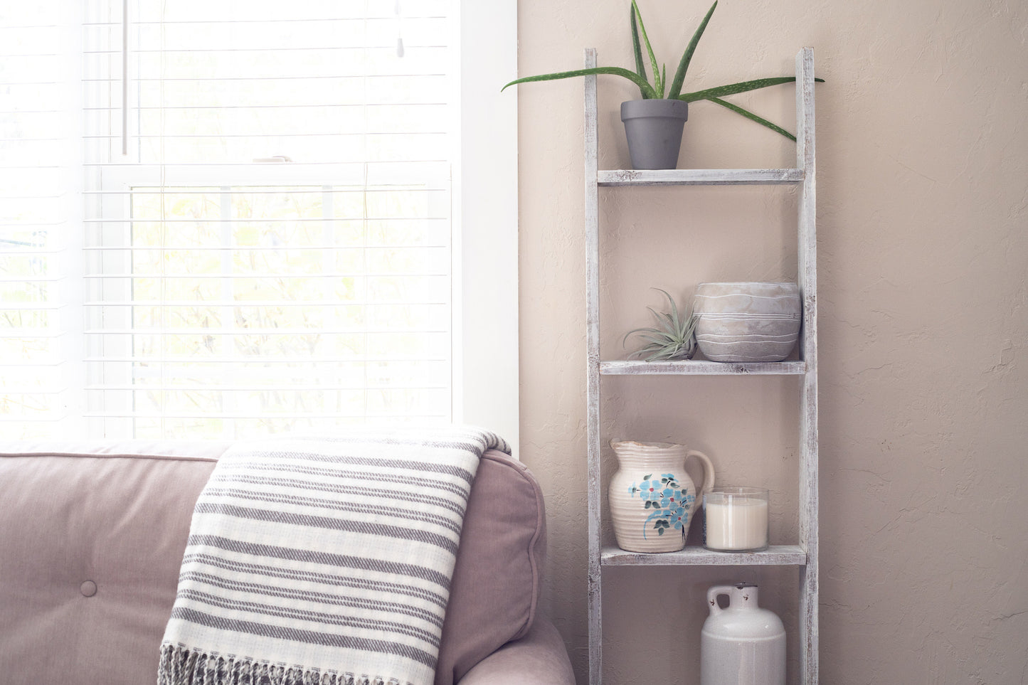 4 Step Whitewash Rustic Wood Ladder Shelf