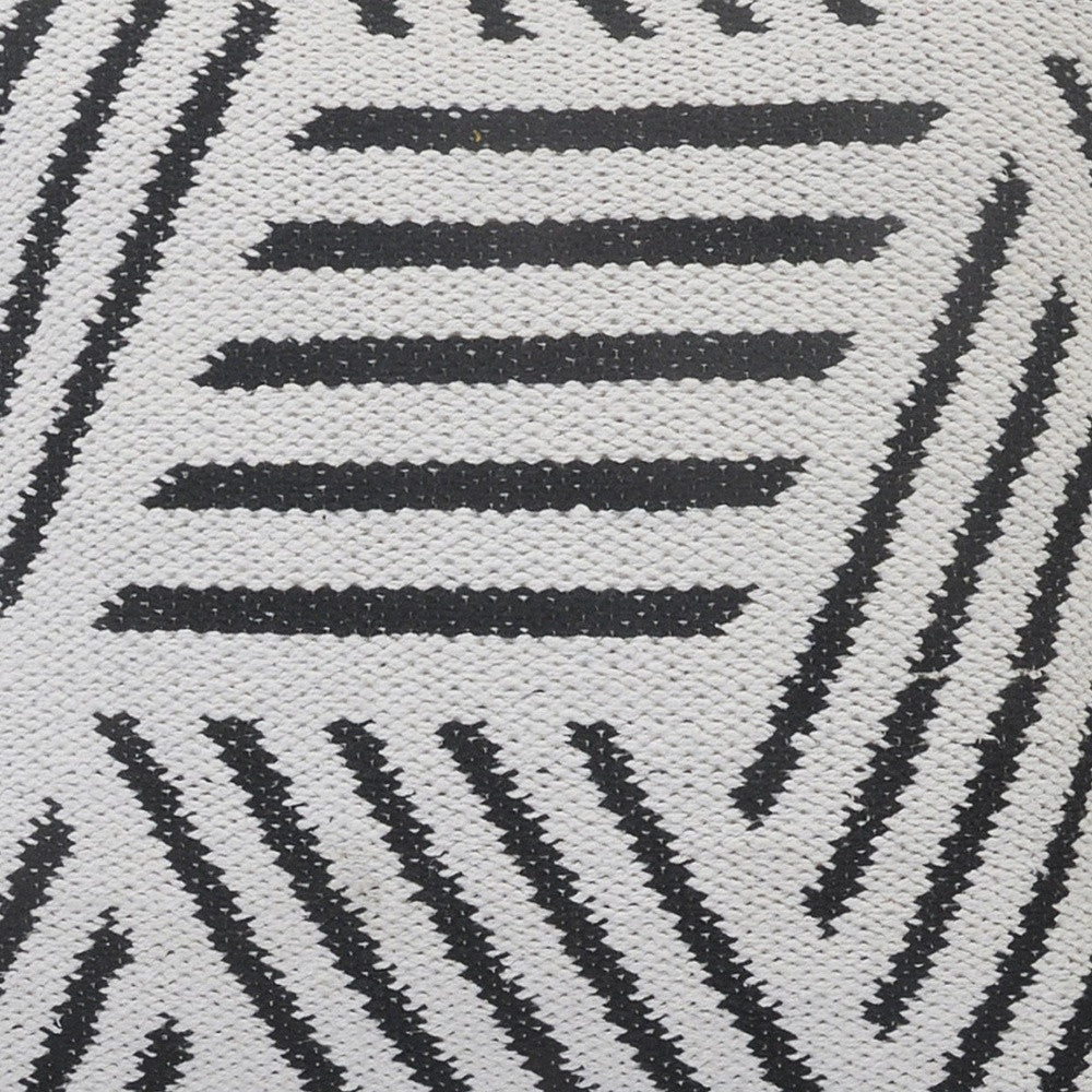 20" X 20" Black And White 100% Cotton Geometric Zippered Pillow