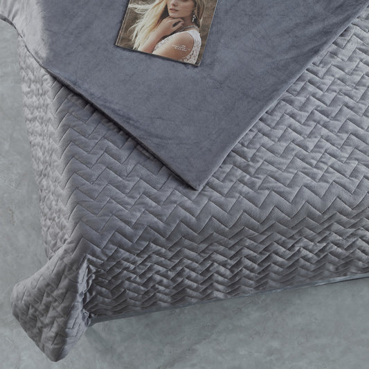 Gray Quilted PolYester Solid Color Weighted Twin Blanket