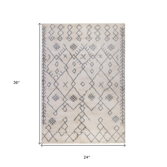 2' x 3' Gray and Ivory Geometric Shag Area Rug