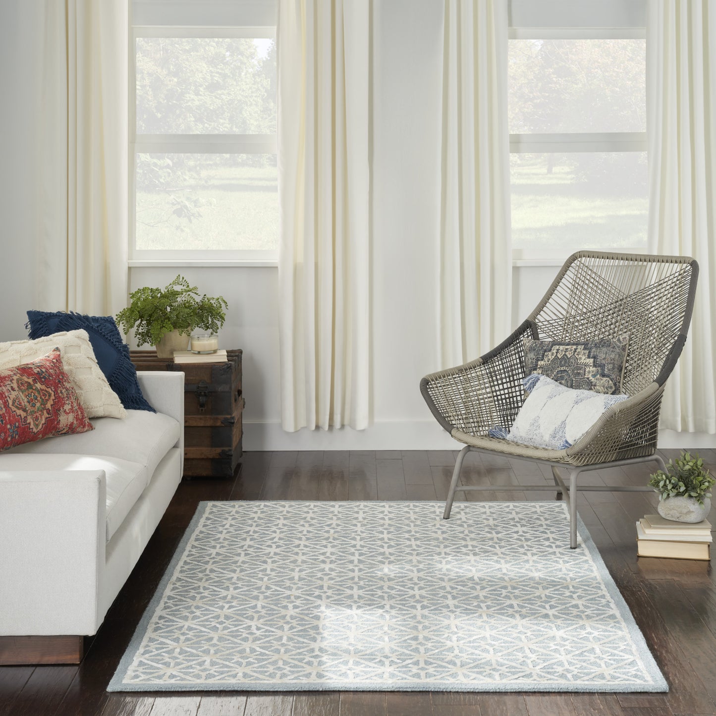 4' x 6' Light Blue and White Geometric Hand Tufted Area Rug