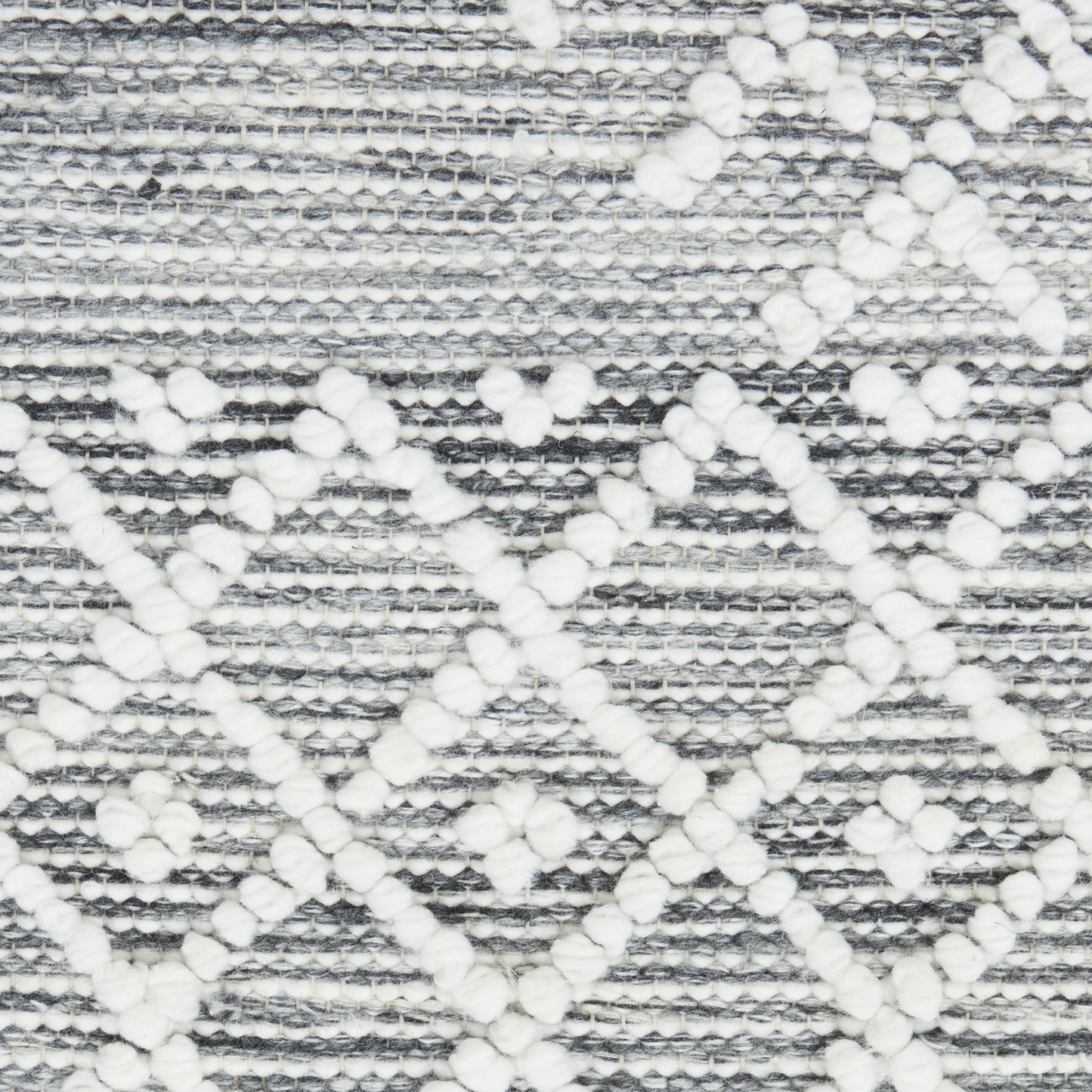 4' x 6' Gray and Ivory Geometric Hand Woven Area Rug With Fringe