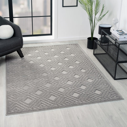 5' x 7' Gray Geometric Area Rug