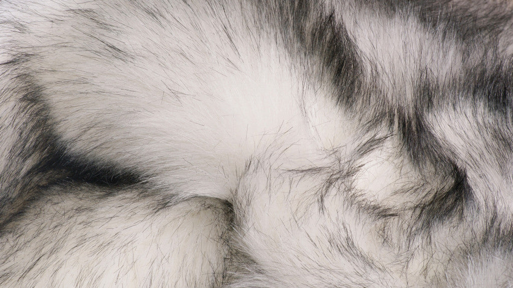 5' x 8' Gray Faux Sheepskin Printed Area Rug