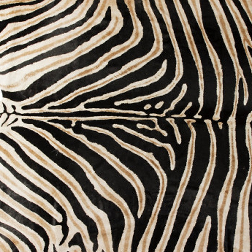 6' x 7' Brown and Black Cowhide Hand Knotted Area Rug