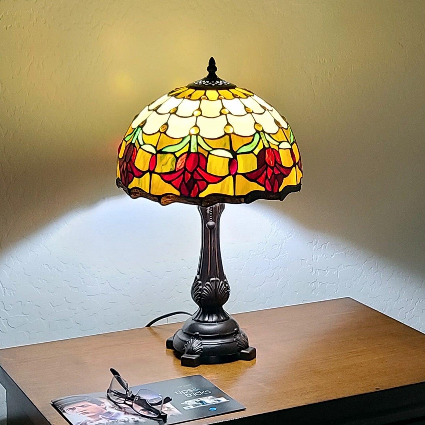 19" Tiffany Style Red Tulips Table Lamp