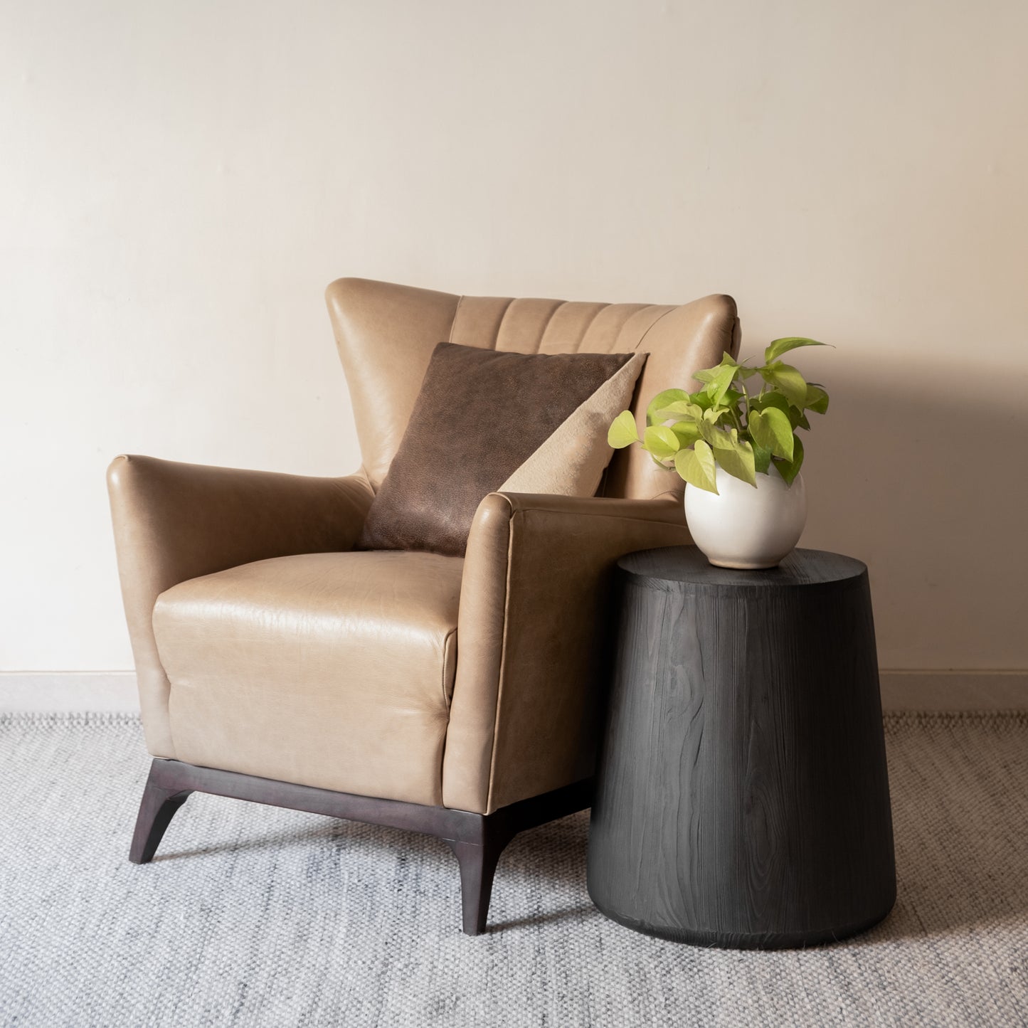 18" Ebony Solid Wood Round End Table