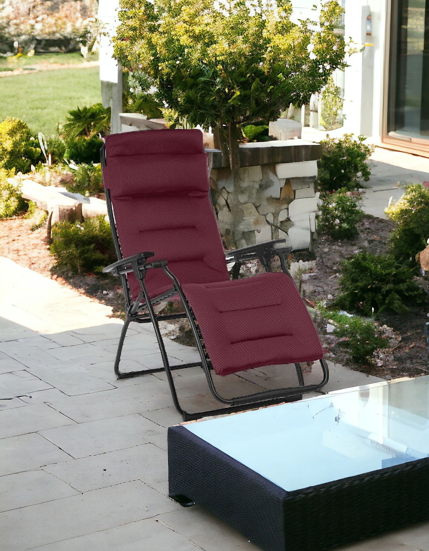 28" Dark Red and Black Metal Zero Gravity Chair with Dark Red cushion