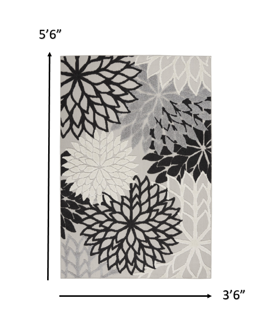 4' X 6' Black And White Floral Indoor Outdoor Area Rug