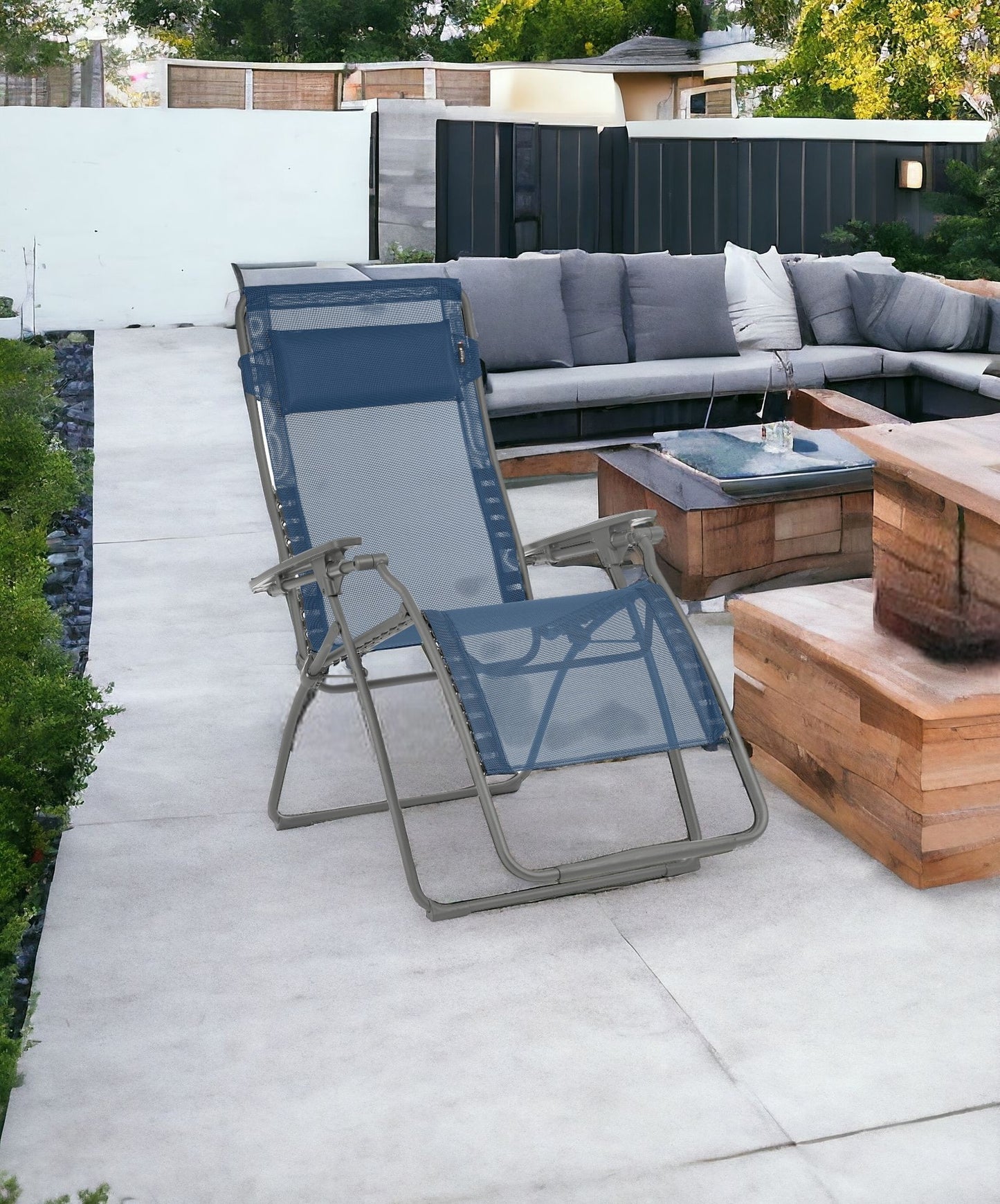 30" Blue and Gray Metal Zero Gravity Chair