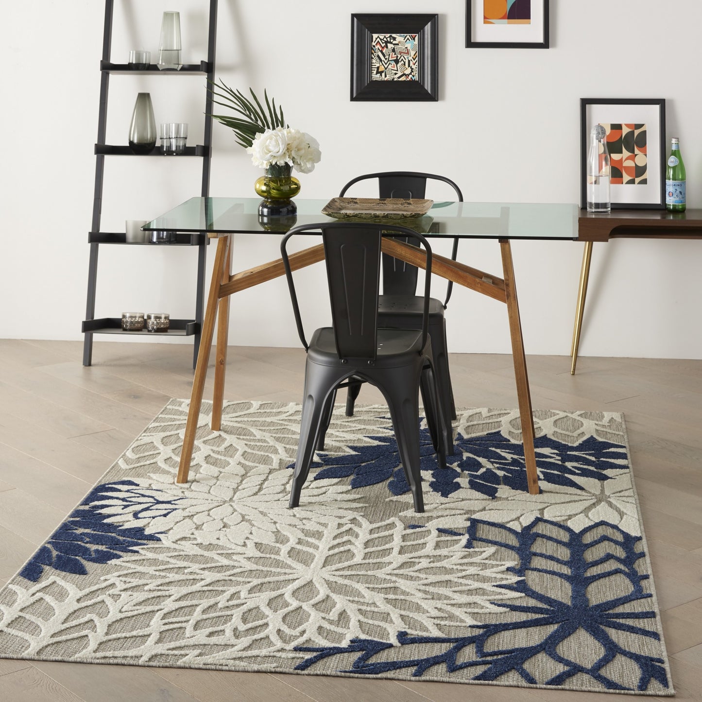 4' X 6' Ivory And Blue Floral Indoor Outdoor Area Rug