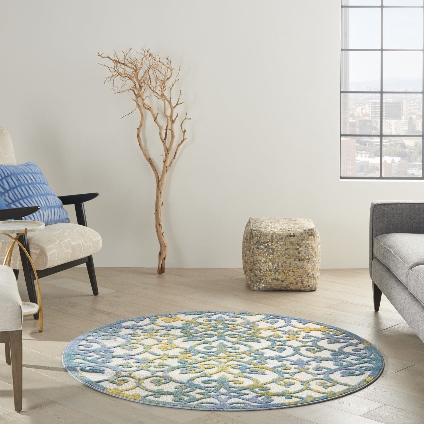 5' Round Ivory And Blue Round Floral Indoor Outdoor Area Rug