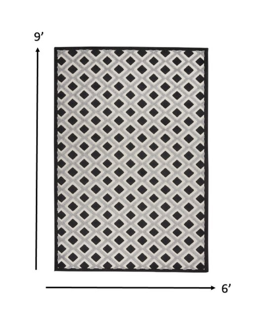 6' X 9' Black And White Geometric Indoor Outdoor Area Rug