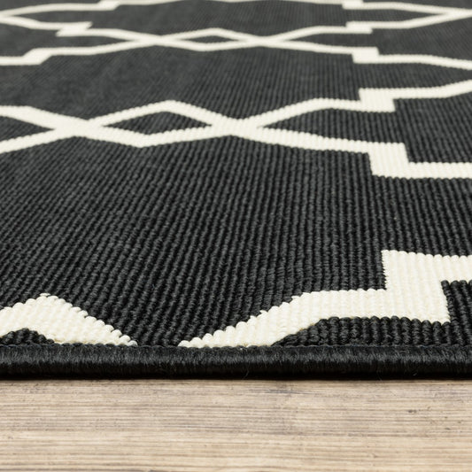 7' x 10' Black and Ivory Indoor Outdoor Area Rug