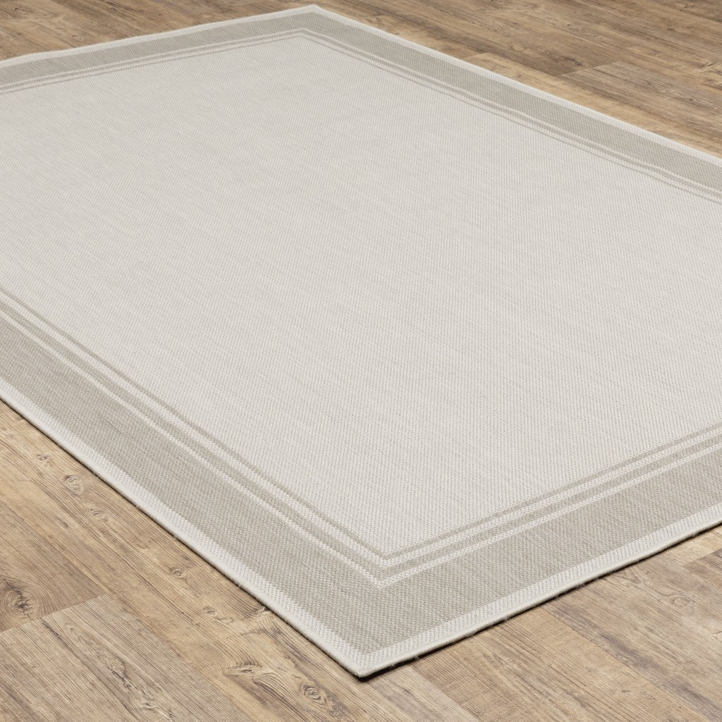 7' x 9' Gray and Ivory Indoor Outdoor Area Rug