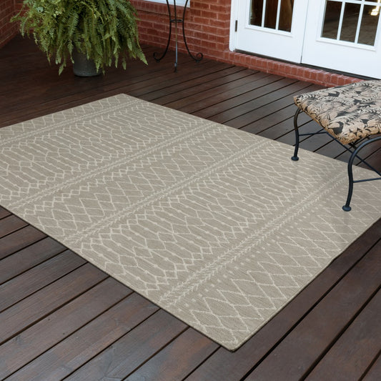 7' x 9' Gray and Ivory Indoor Outdoor Area Rug