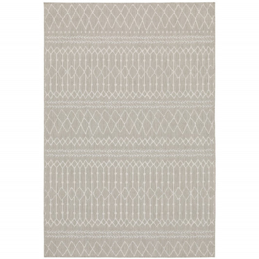 5' x 7' Gray and Ivory Indoor Outdoor Area Rug