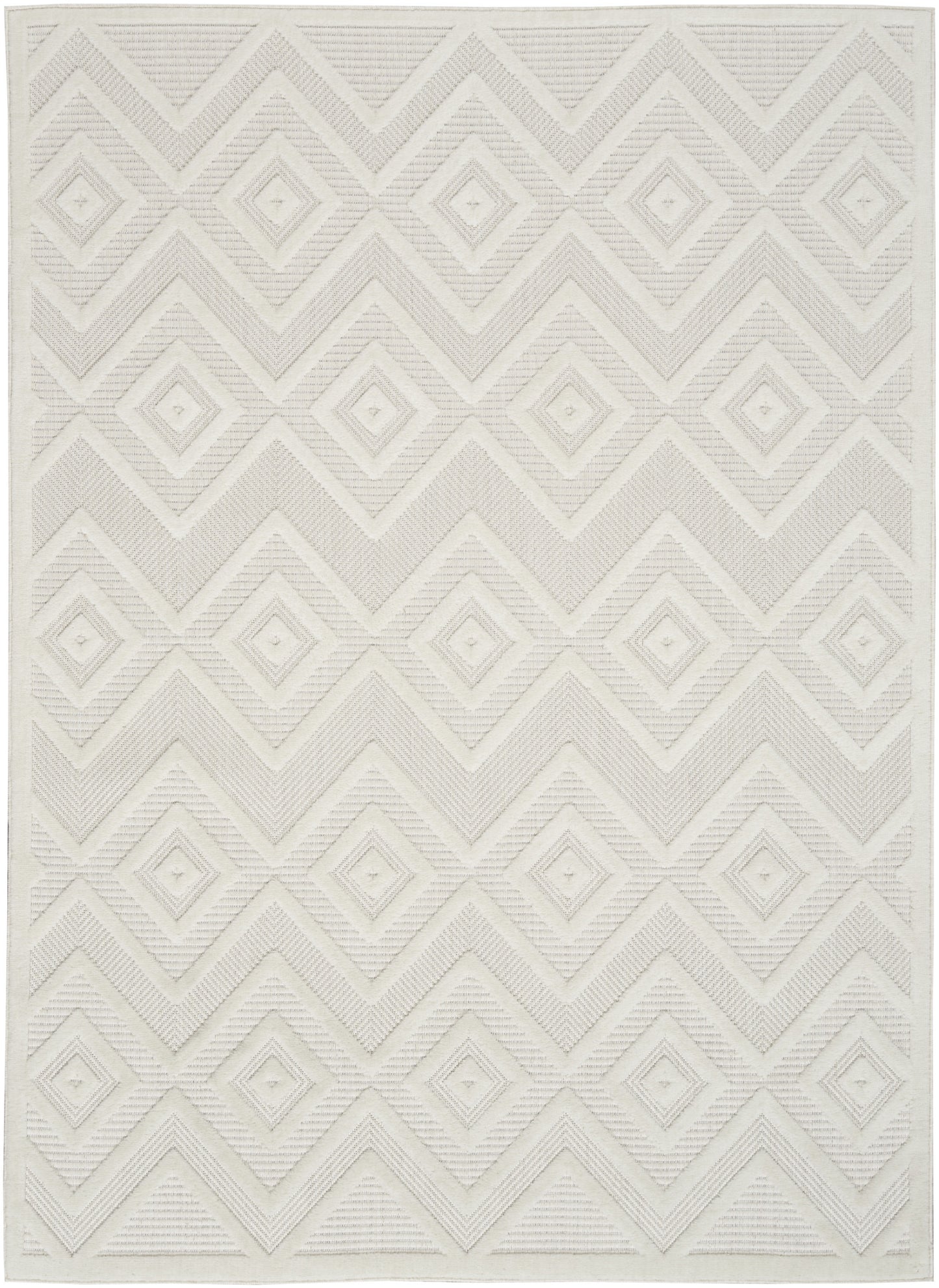 4' X 6' Ivory And White Argyle Indoor Outdoor Area Rug