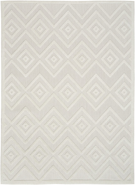 4' X 6' Ivory And White Argyle Indoor Outdoor Area Rug