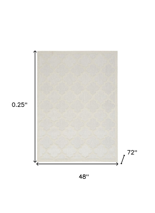 4' X 6' Ivory And White Ikat Indoor Outdoor Area Rug