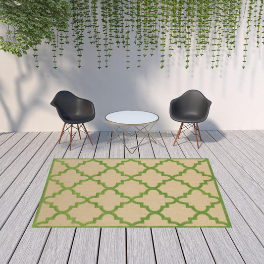 7' x 10' Green Geometric Stain Resistant Indoor Outdoor Area Rug