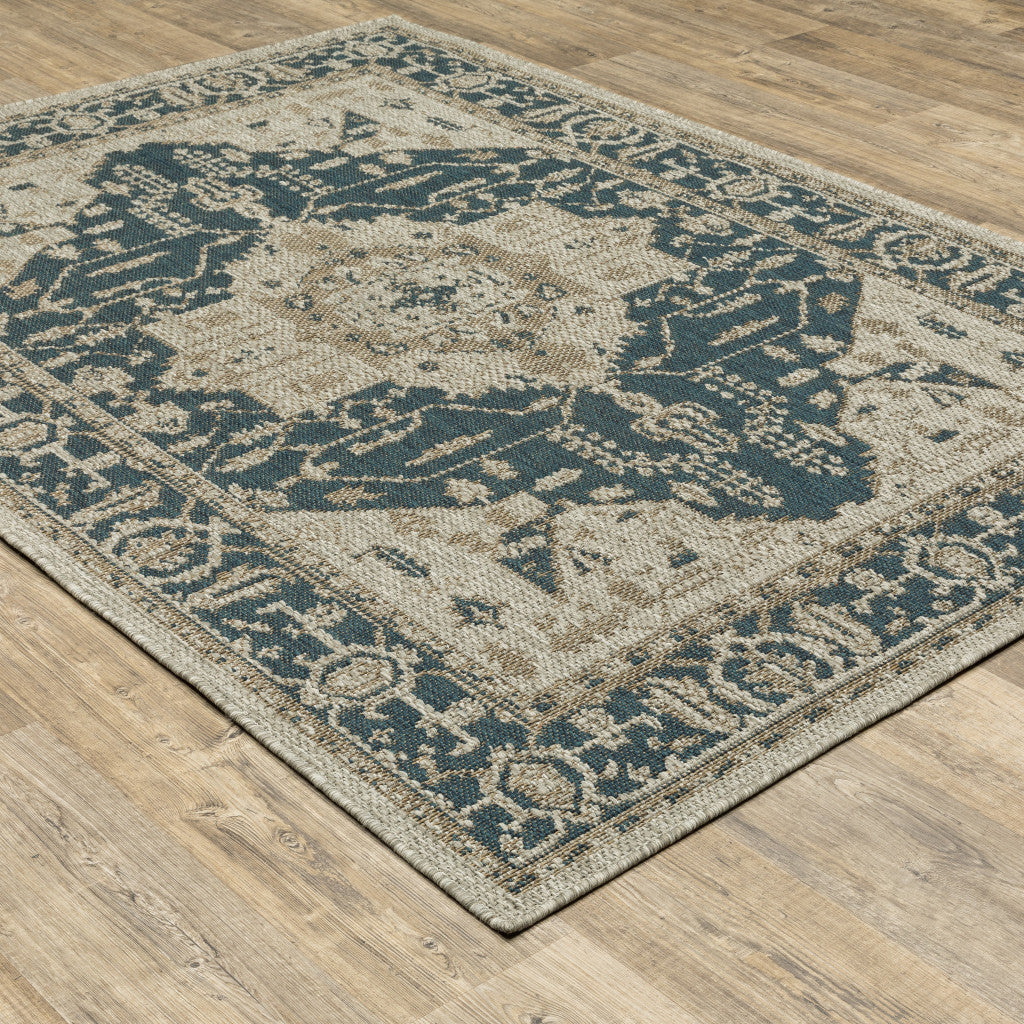 7' x 9' Gray Oriental Stain Resistant Indoor Outdoor Area Rug