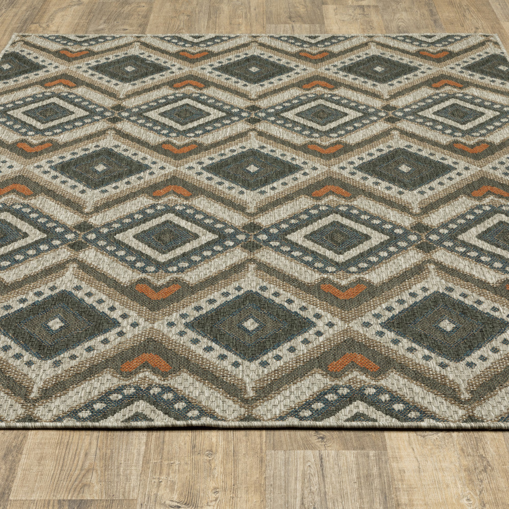 7' x 9' Gray Geometric Stain Resistant Indoor Outdoor Area Rug