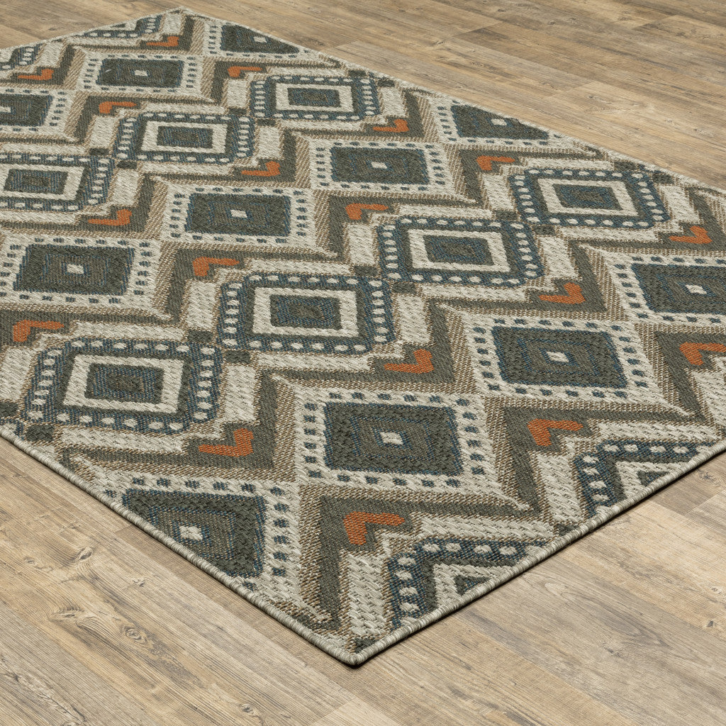 7' x 9' Gray Geometric Stain Resistant Indoor Outdoor Area Rug