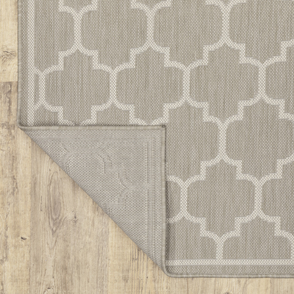 5' x 7' Gray and Ivory Geometric Stain Resistant Indoor Outdoor Area Rug