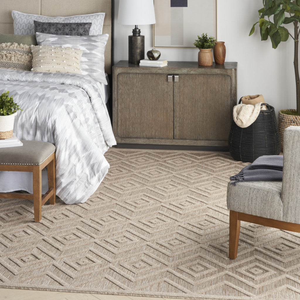 7' X 10' Beige Geometric Flatweave Area Rug