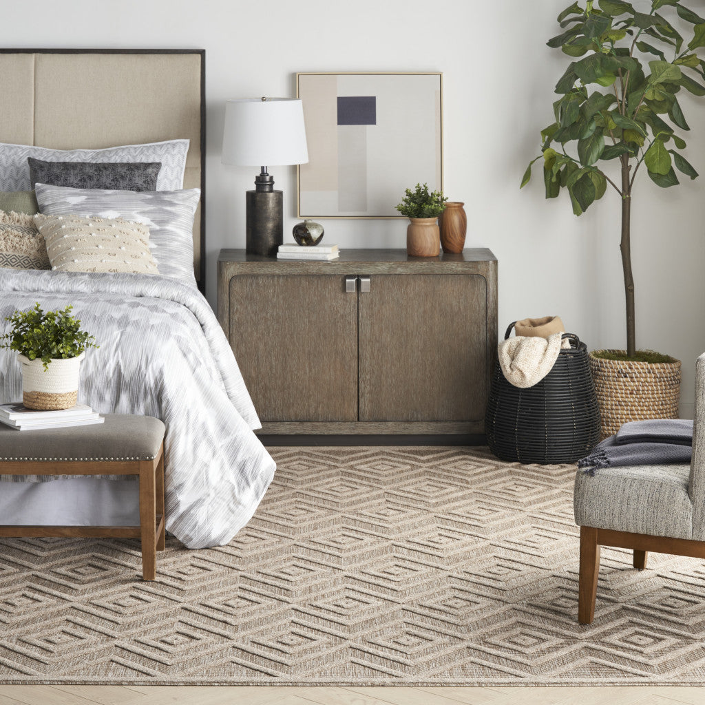 7' X 10' Beige Geometric Flatweave Area Rug