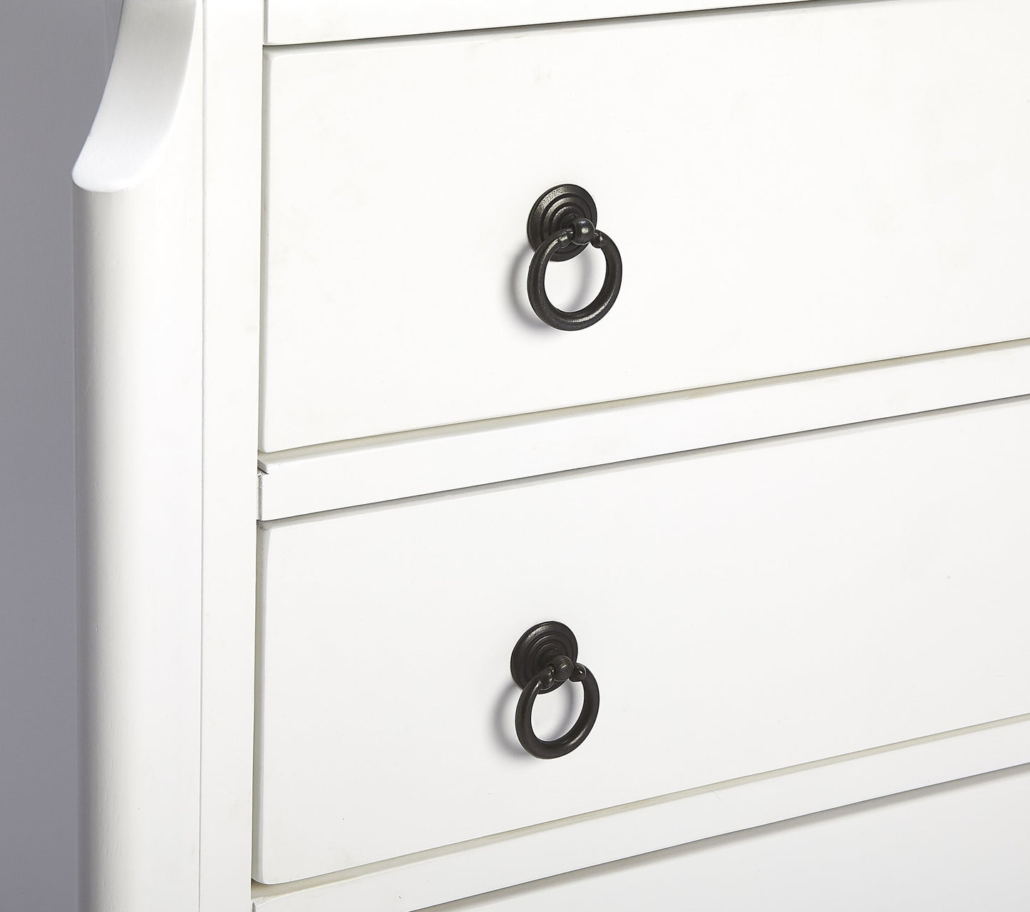 Wilshire Glossy White Accent Chest