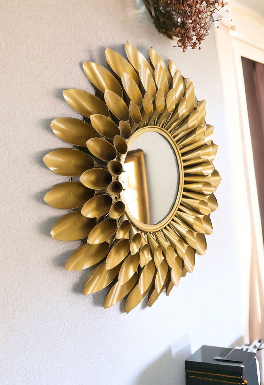 32" Gold Round Accent Mirror